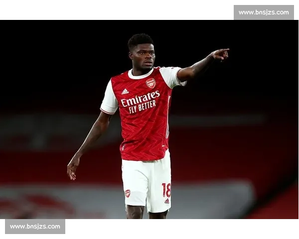 阿森纳官宣帕尔特伊离队!5 年功勋自由身告别,中场重组启动签布伦特福德铁腰